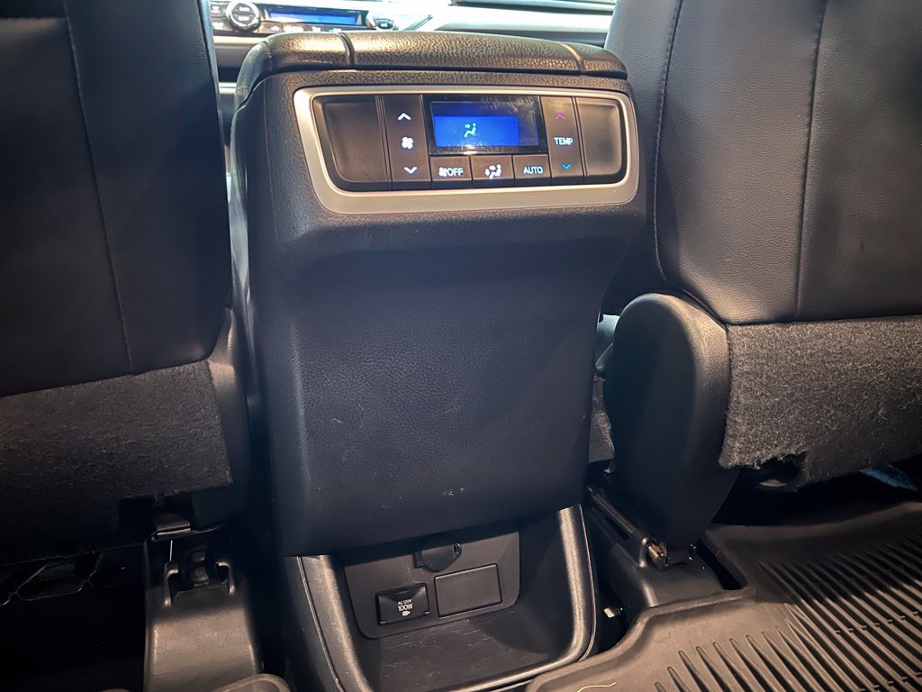 Used 2015 Toyota Highlander XLE AWD/4WD image 18