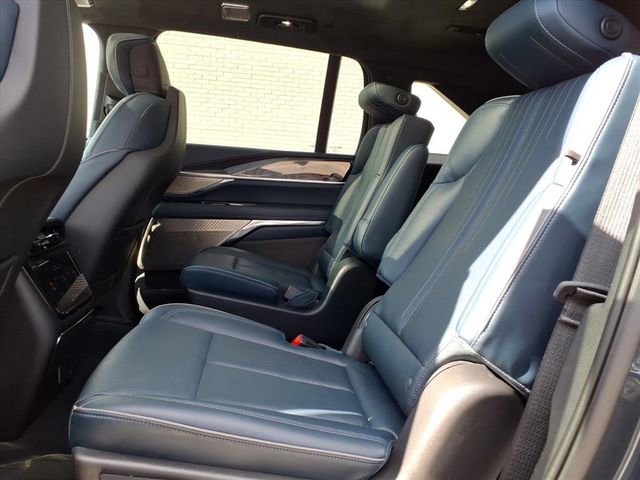 Certified 2025 Cadillac Escalade IQ Luxury 2 w/ LPO, Premium Carpet Package AWD/4WD image 13