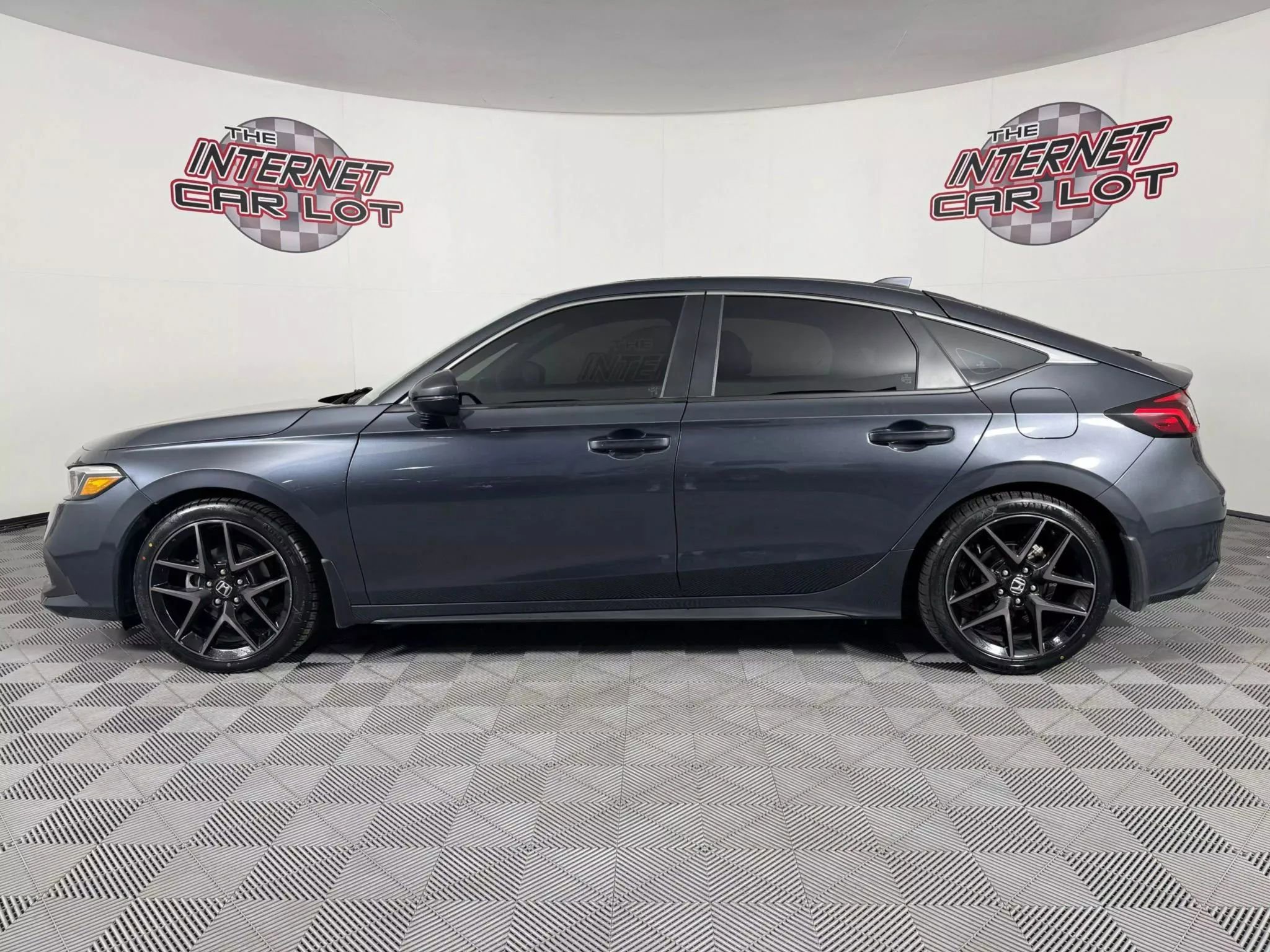 Used 2023 Honda Civic Sport Touring image 4