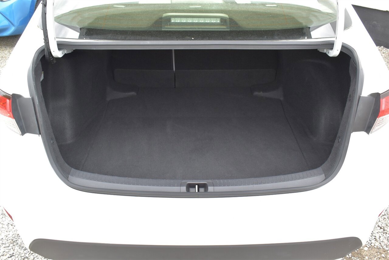 Used 2021 Toyota Corolla LE FWD image 27
