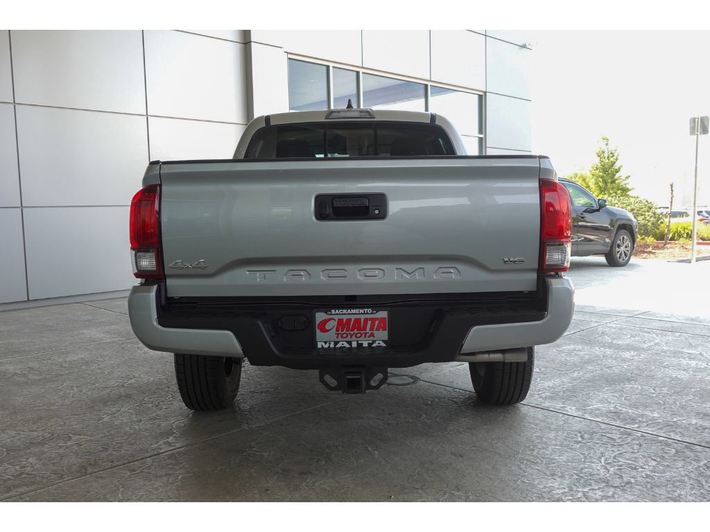 Certified 2022 Toyota Tacoma SR5 w/ Technology Package AWD/4WD image 5