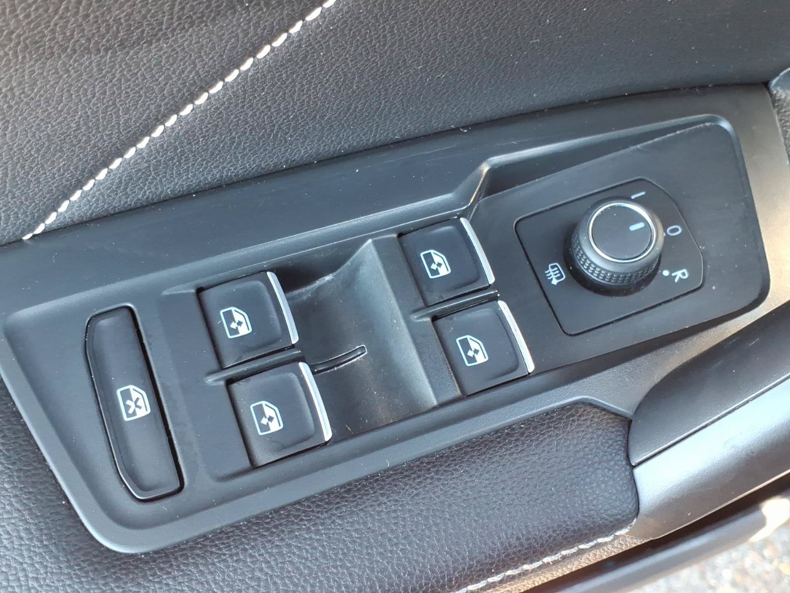 Certified 2023 Volkswagen Tiguan SE R-Line FWD image 19