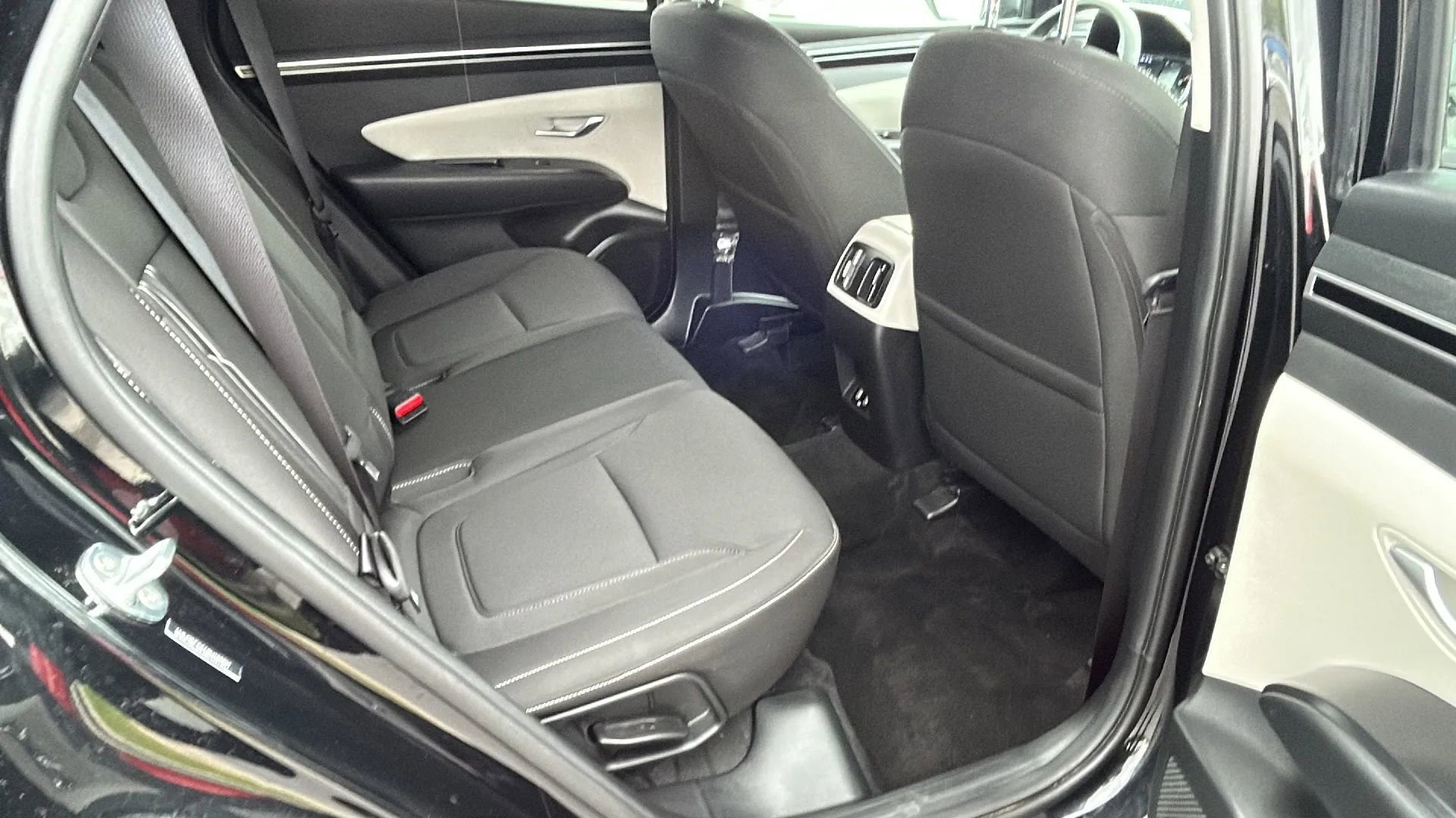 Used 2024 Hyundai Tucson SEL image 16