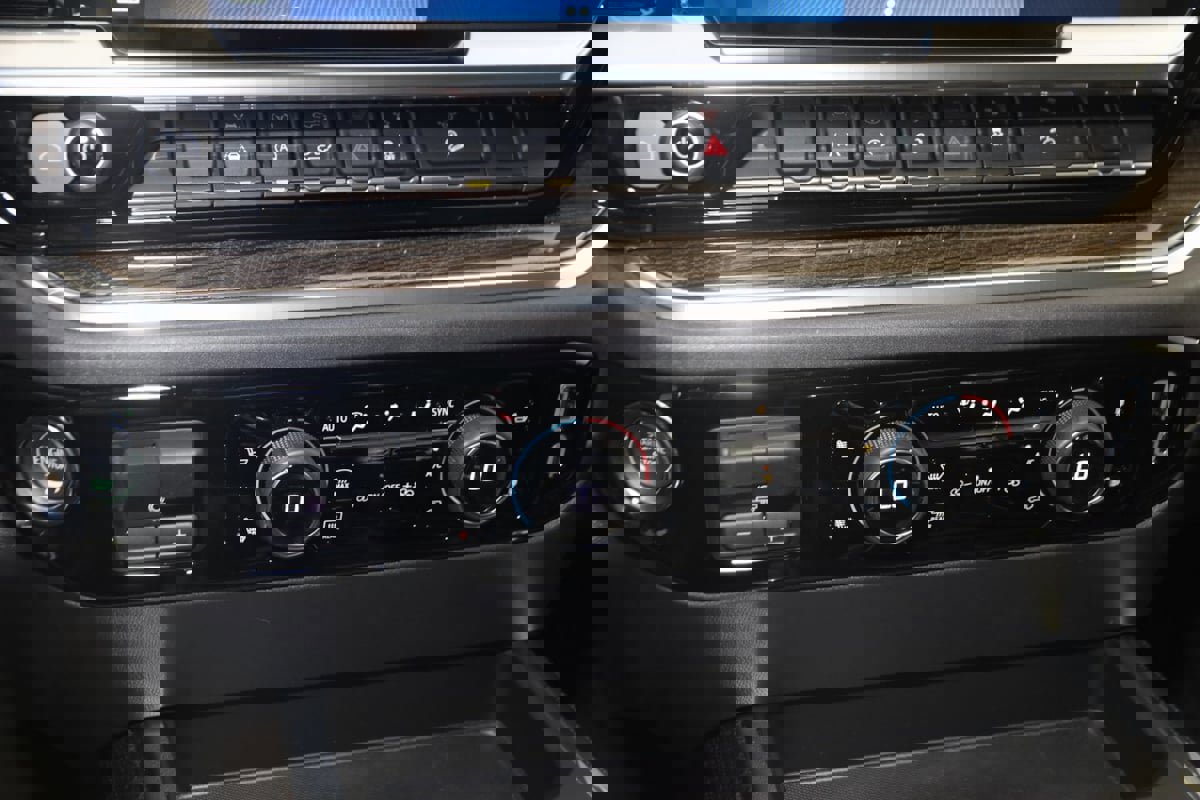 Used 2024 Chevrolet Silverado 1500 LT Trail Boss image 28