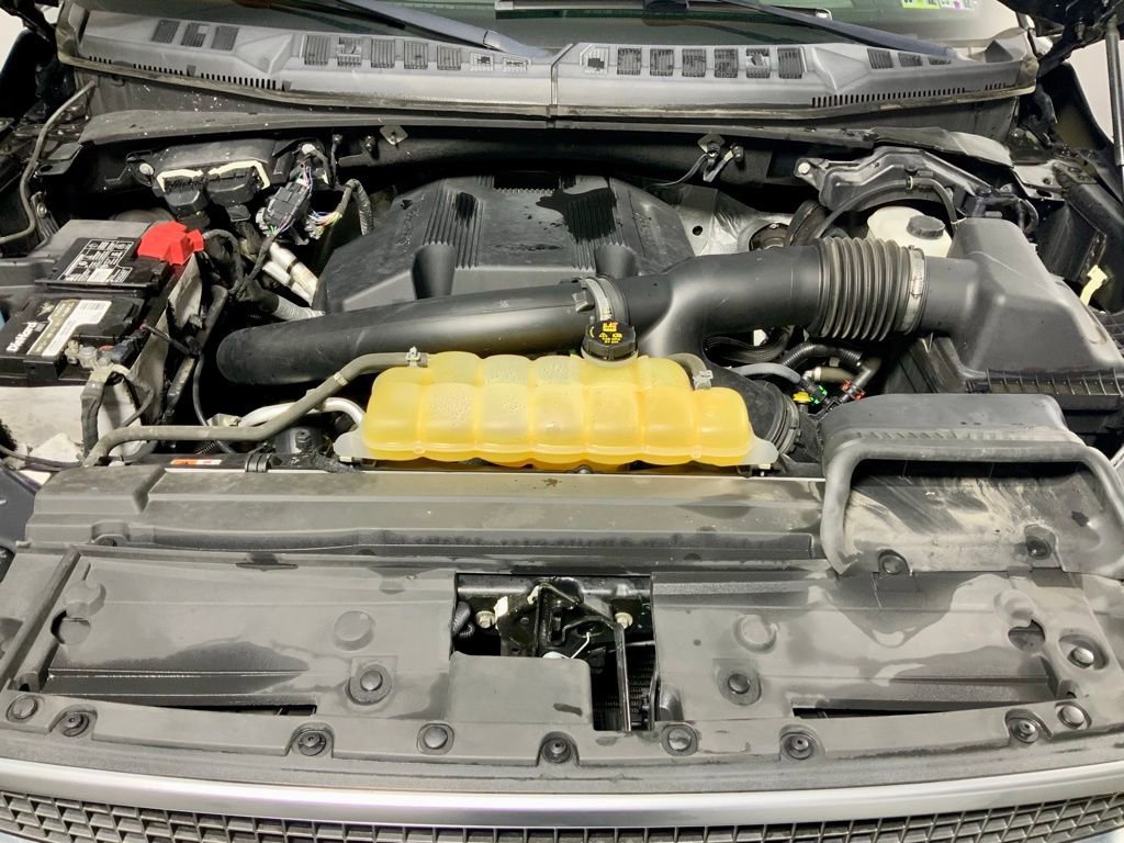 Used 2018 Ford F150 Platinum w/ Equipment Group 701A Luxury image 8