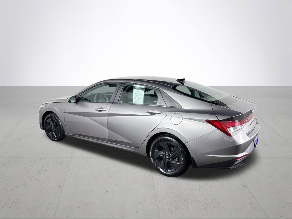 Used 2022 Hyundai Elantra Blue image 8