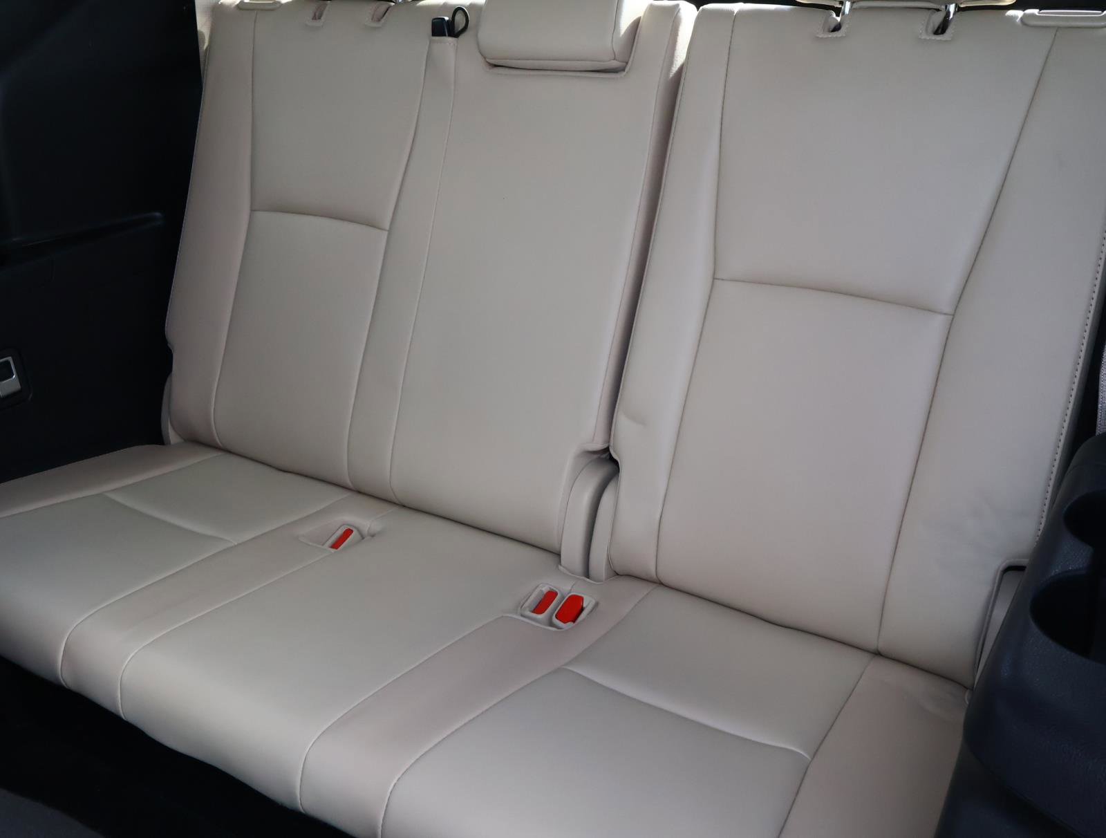 Used 2021 Toyota Highlander Platinum image 24