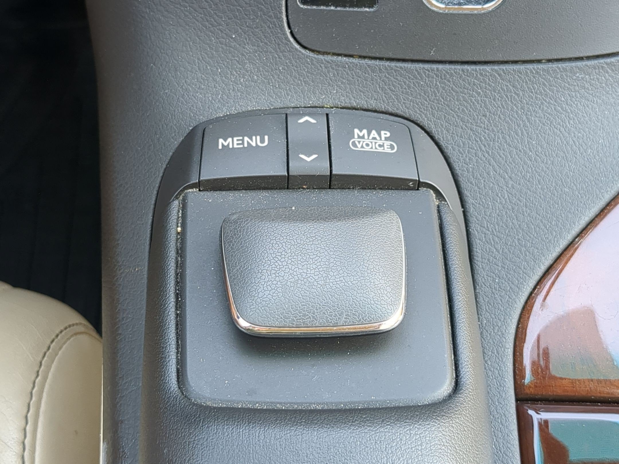 Used 2013 Lexus RX 450h AWD w/ Navigation Pkg image 23
