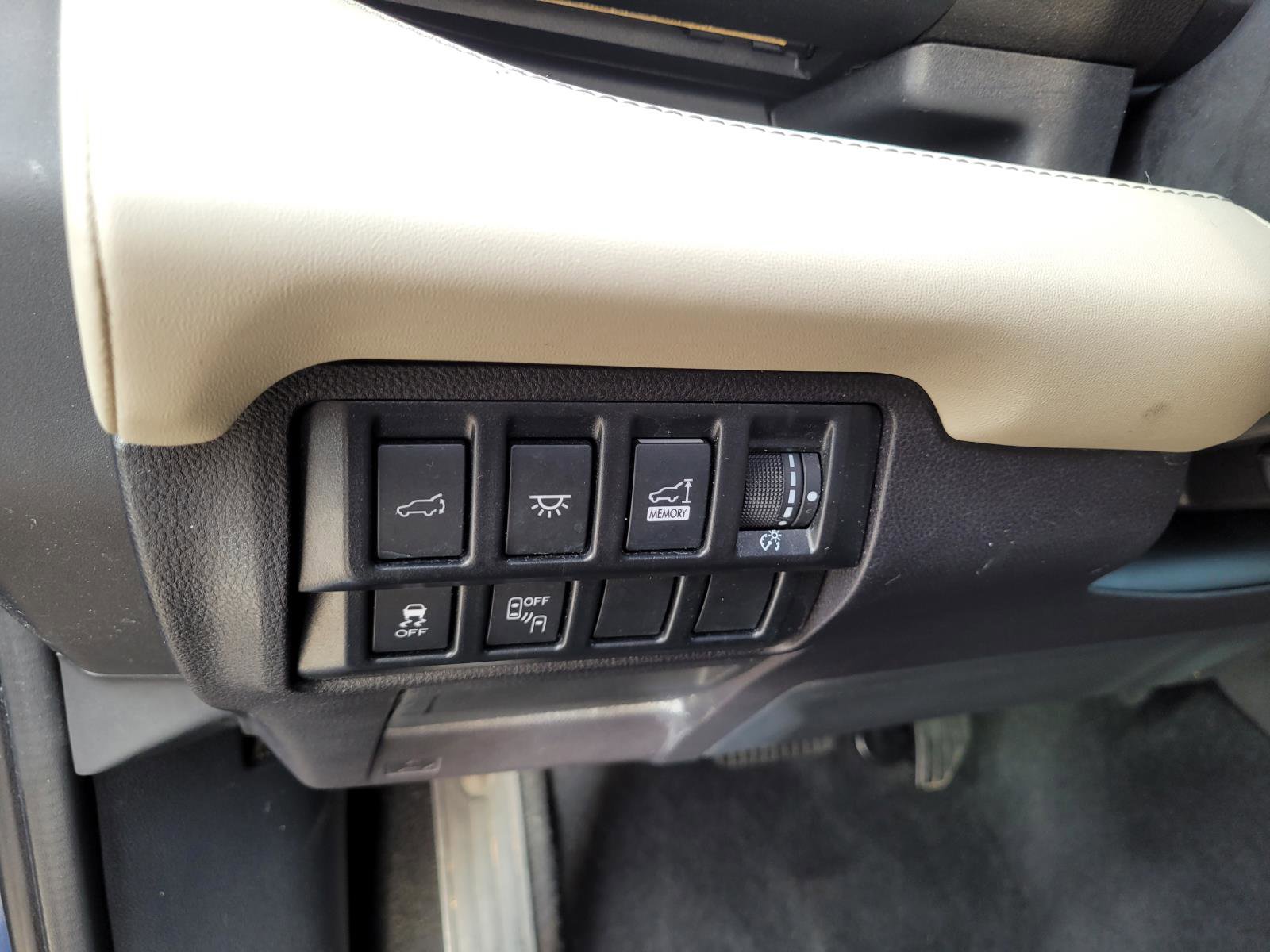 Used 2020 Subaru Ascent Touring w/ Popular Package #3 image 29