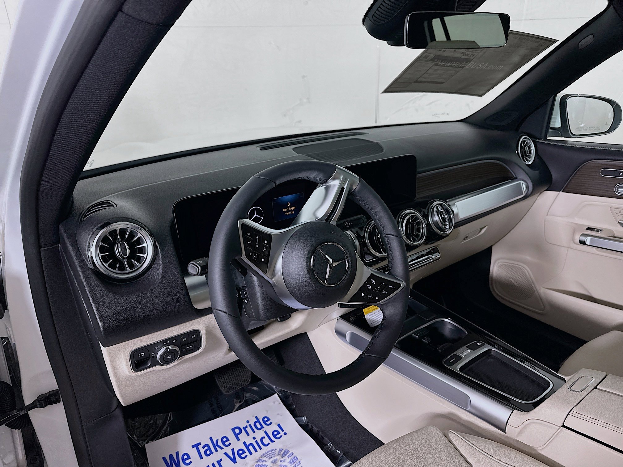 New 2026 Mercedes-Benz GLB 250 4MATIC image 9