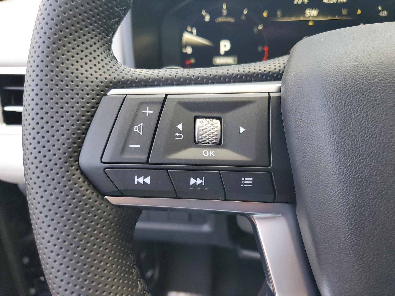 New 2025 Mitsubishi Outlander SE image 12