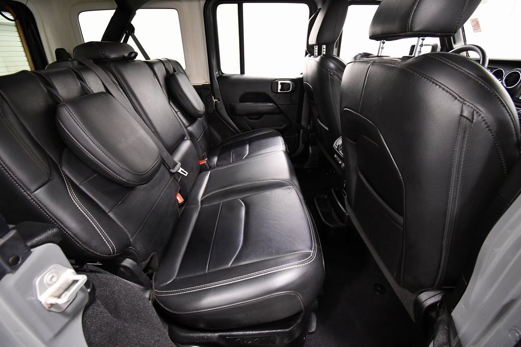 Used 2023 Jeep Wrangler Unlimited Sahara image 16