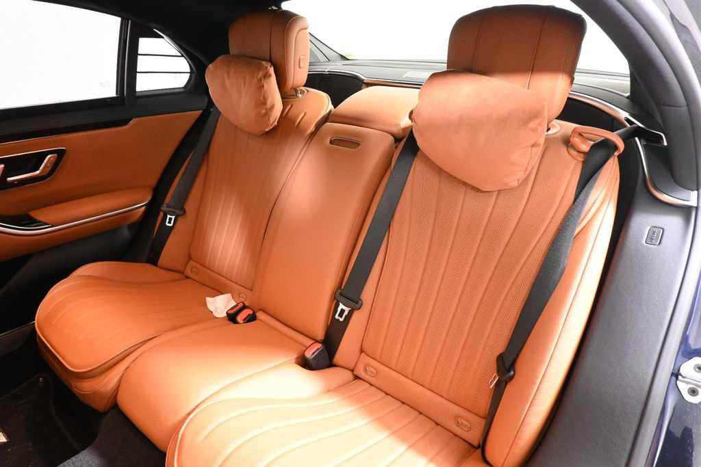 Used 2023 Mercedes-Benz S 580 4MATIC Sedan image 4