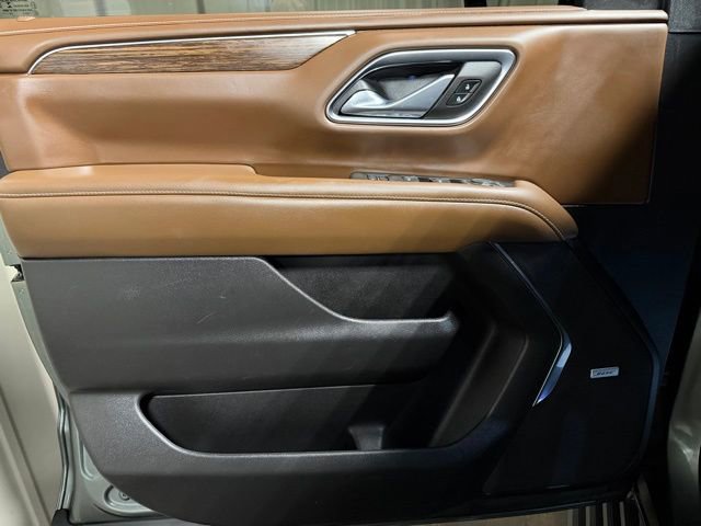 Used 2023 Chevrolet Tahoe High Country w/ LPO, Illumination Package AWD/4WD image 12