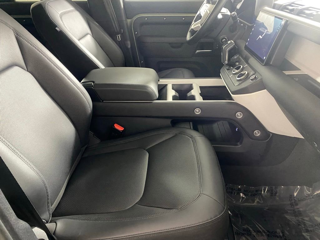 Used 2025 Land Rover Defender 110 S image 29