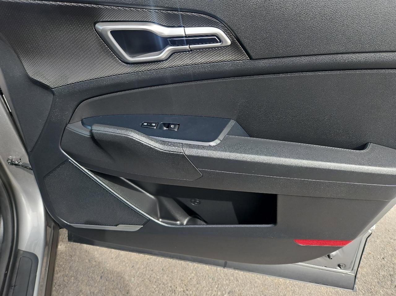 Used 2023 Kia Sportage LX image 17