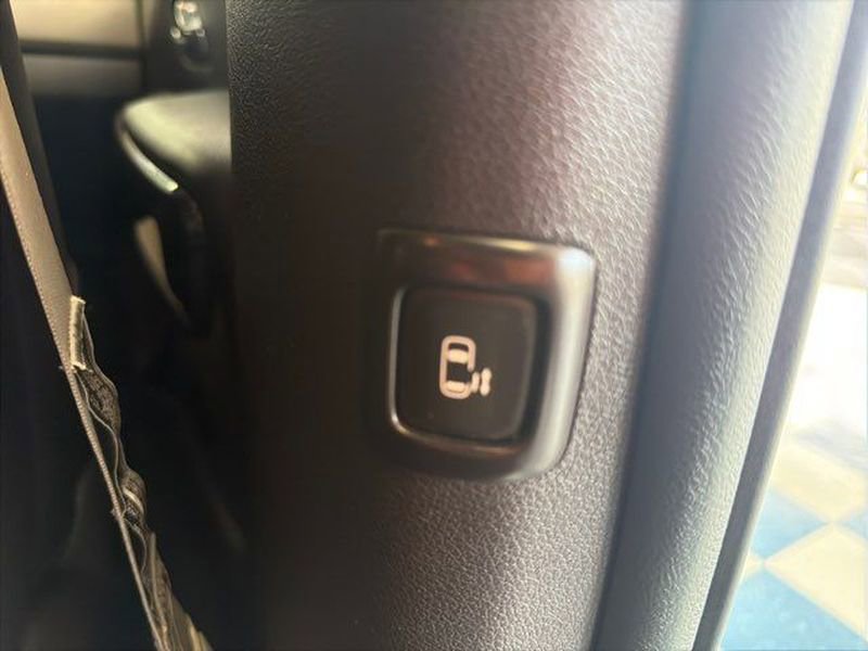 Used 2016 Kia Sedona SX Limited FWD image 14