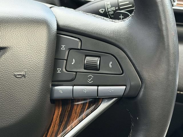 Used 2021 Cadillac Escalade Premium Luxury AWD/4WD image 15