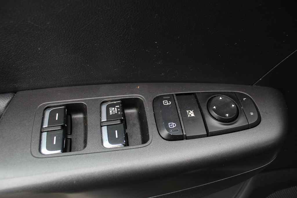Used 2019 Kia Sportage LX AWD/4WD image 11