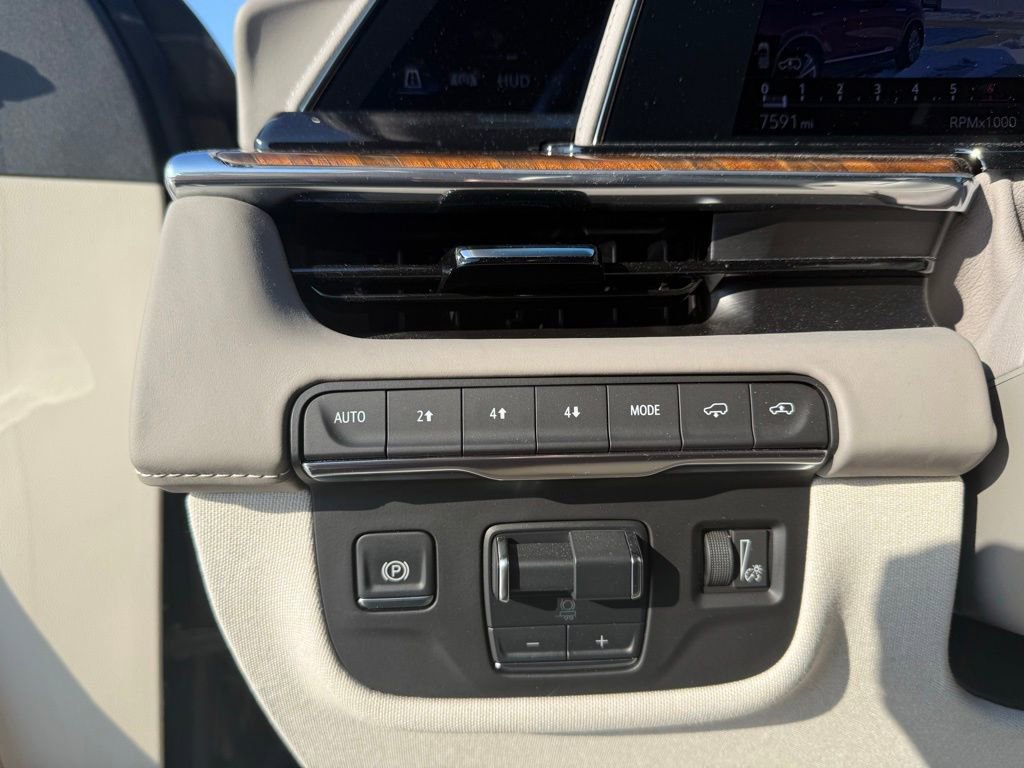 Certified 2024 Cadillac Escalade Sport Platinum w/ LPO, ONYX Package image 21