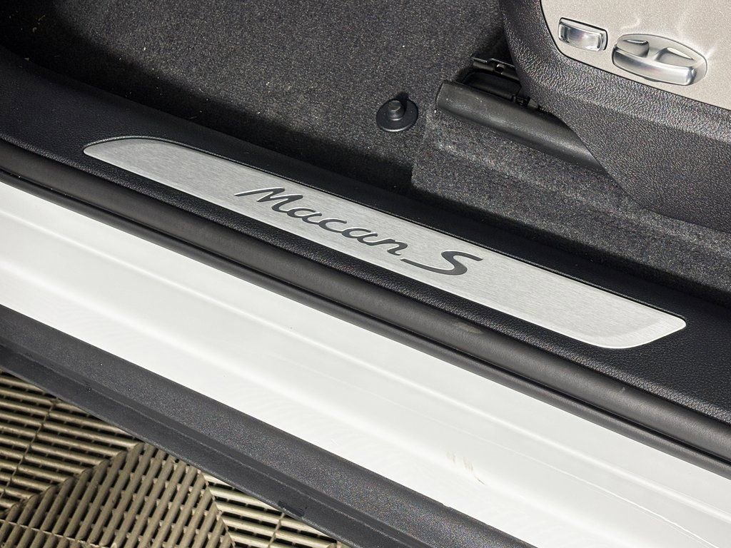 New 2026 Porsche Macan S AWD/4WD image 17