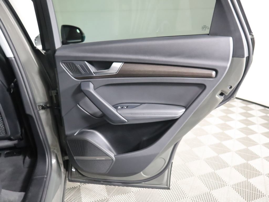 Certified 2025 Audi Q5 2.0T Premium Plus w/ Premium Plus Package image 28