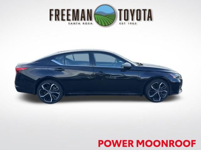 Used 2023 Nissan Altima 2.5 SR w/ SR Premium Package FWD image 4