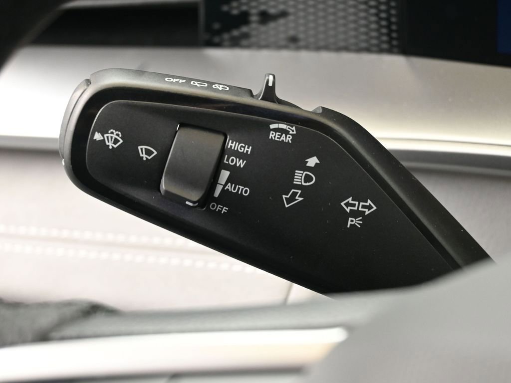 New 2026 Volkswagen Tiguan SE R-Line image 29