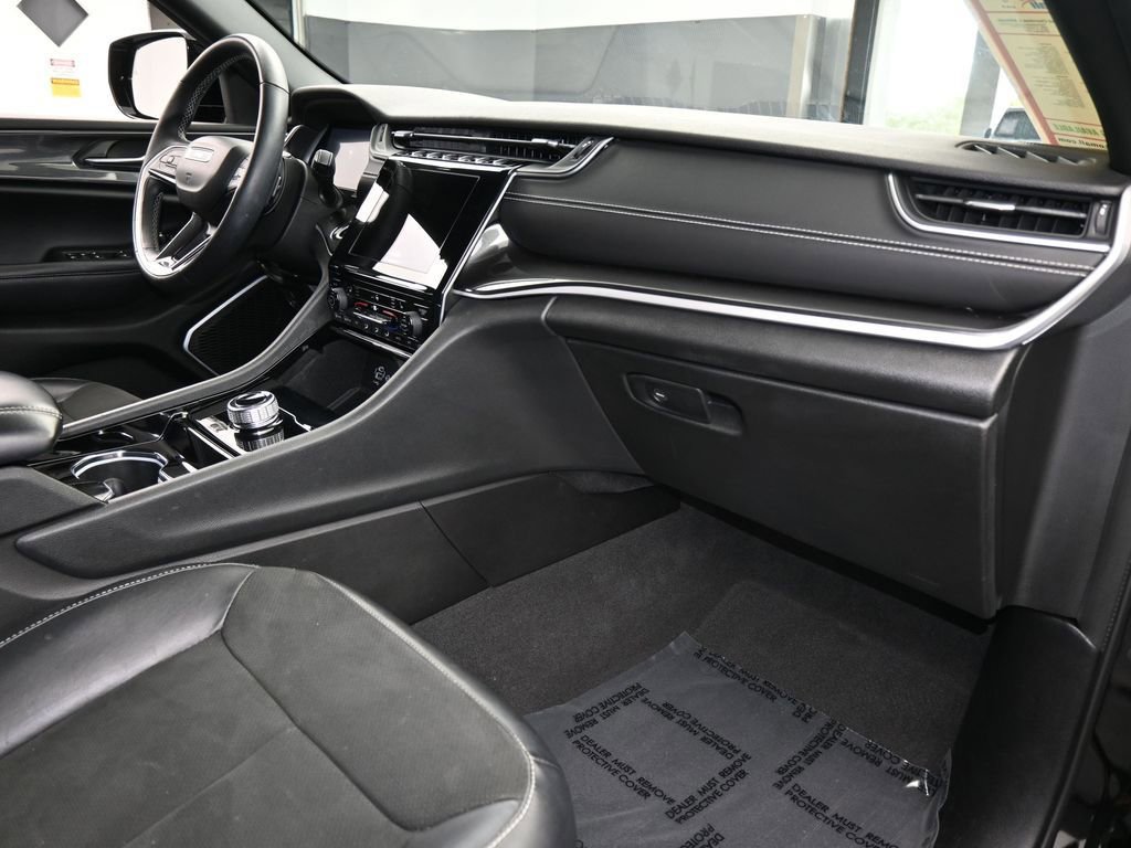 Used 2021 Jeep Grand Cherokee L Laredo image 47