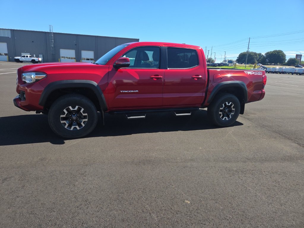 Used 2019 Toyota Tacoma TRD Off-Road AWD/4WD image 8