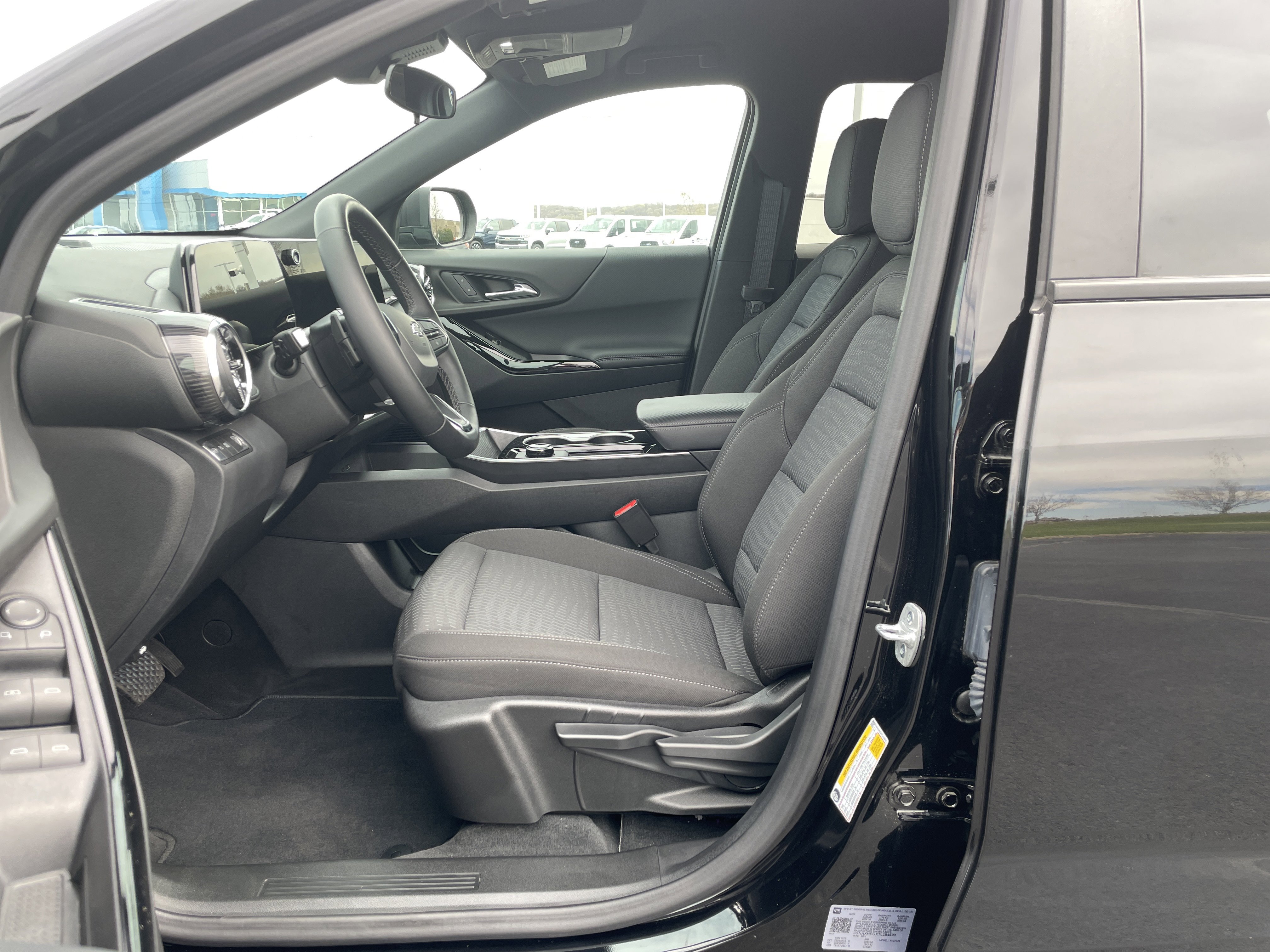 Certified 2026 Chevrolet Equinox LT w/ Midnight Edition FWD image 17
