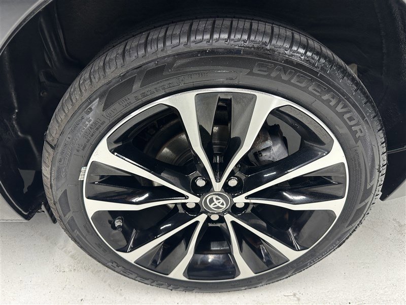 Used 2018 Toyota Corolla SE image 16