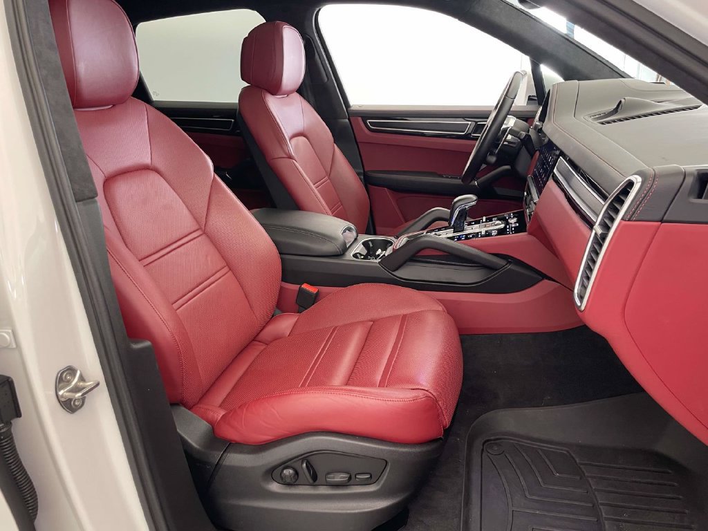 Certified 2023 Porsche Cayenne GTS AWD/4WD image 23