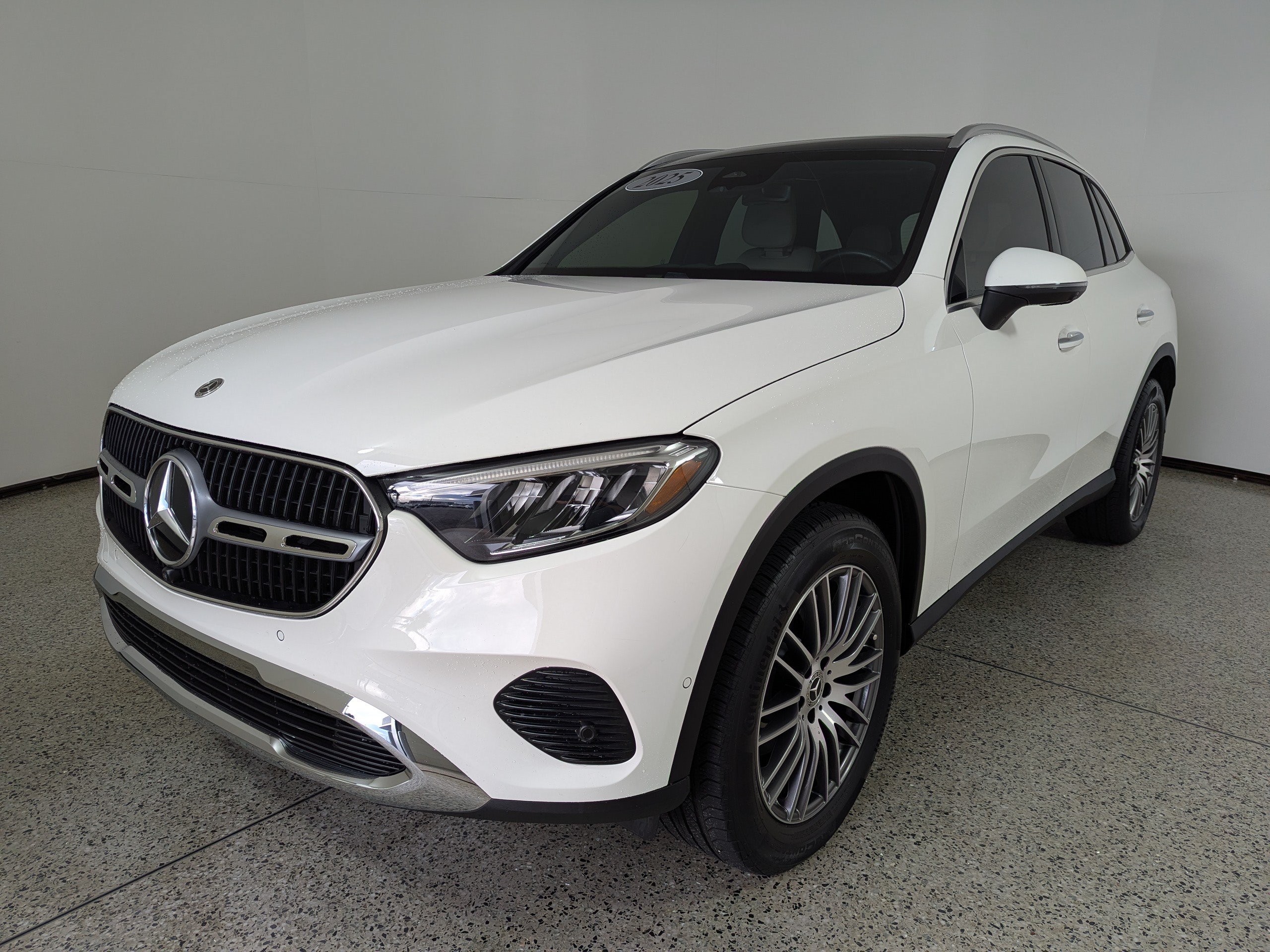Used 2025 Mercedes-Benz GLC 300 image 3