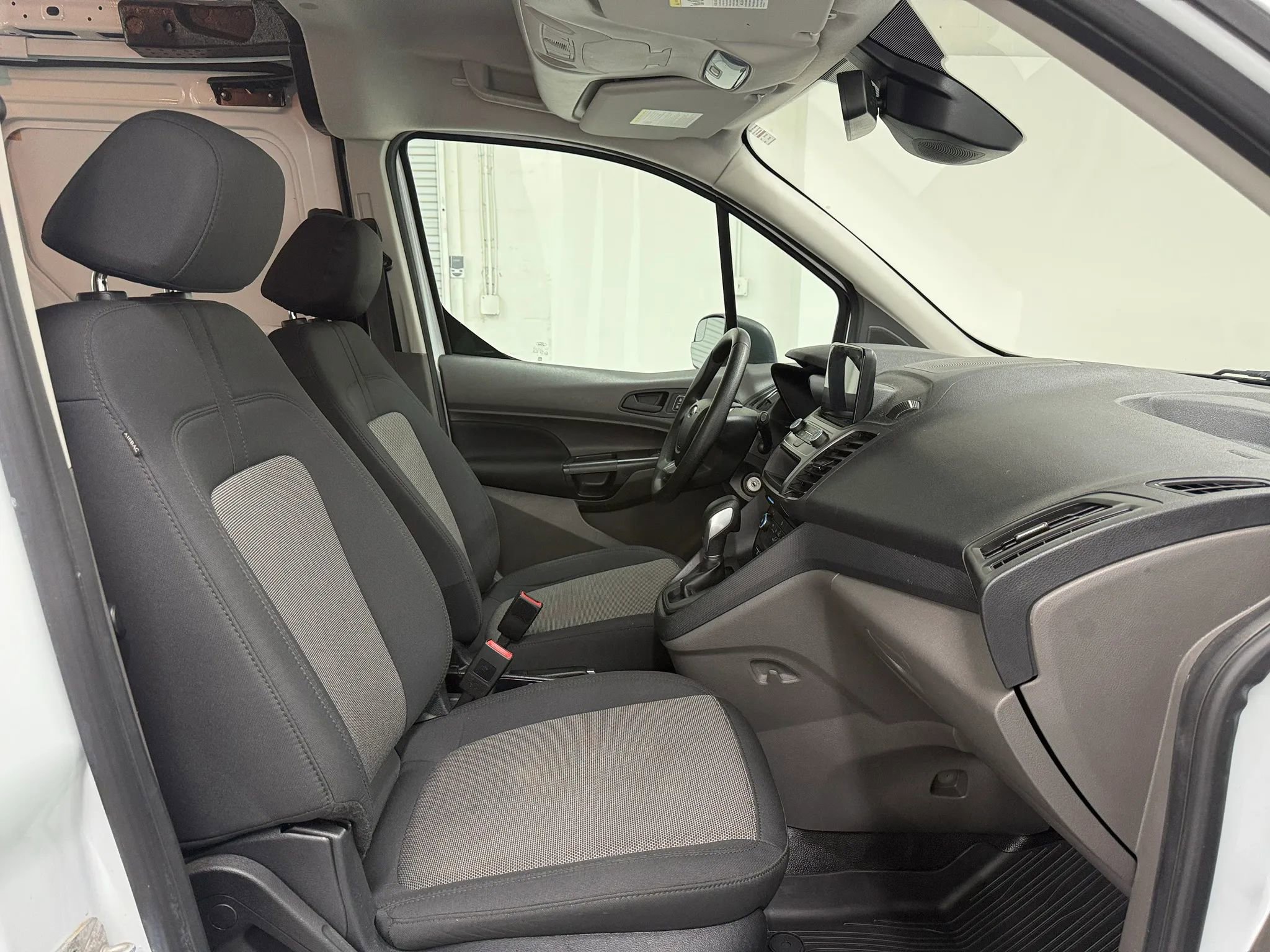 Used 2020 Ford Transit Connect XL image 11