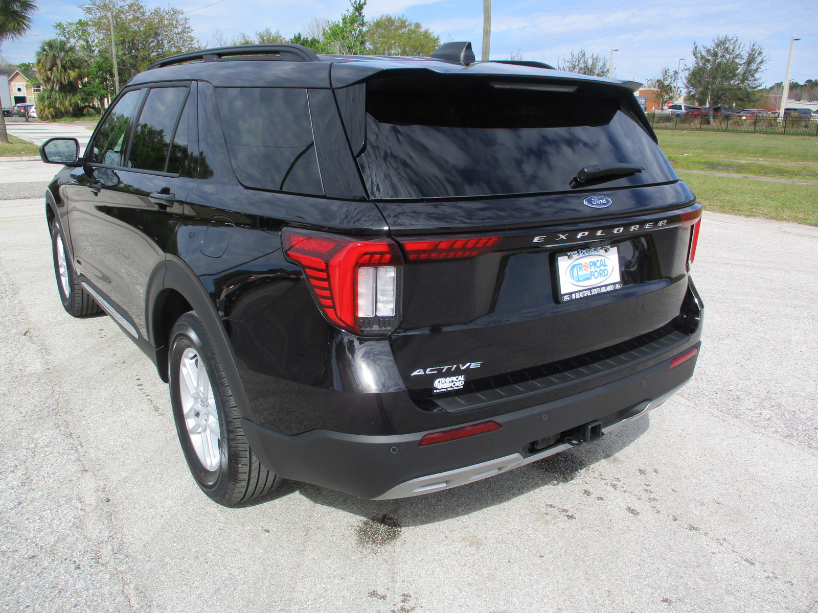 New 2025 Ford Explorer Active w/ Active Comfort Package image 5