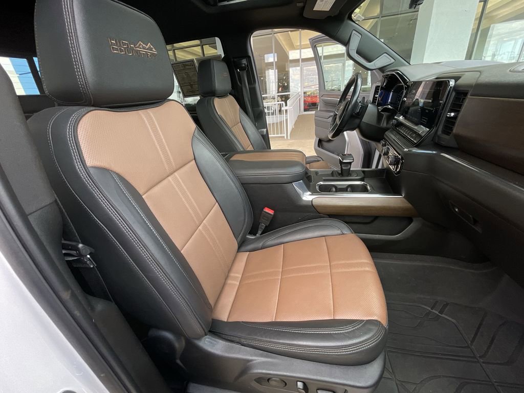 Certified 2024 Chevrolet Silverado 1500 High Country w/ High Country Premium Package AWD/4WD image 28
