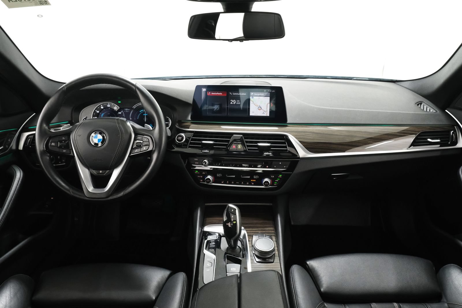 Used 2019 BMW 530e xDrive w/ Premium Package AWD/4WD image 9