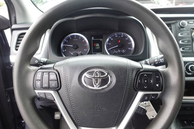 Certified 2019 Toyota Highlander LE FWD image 15
