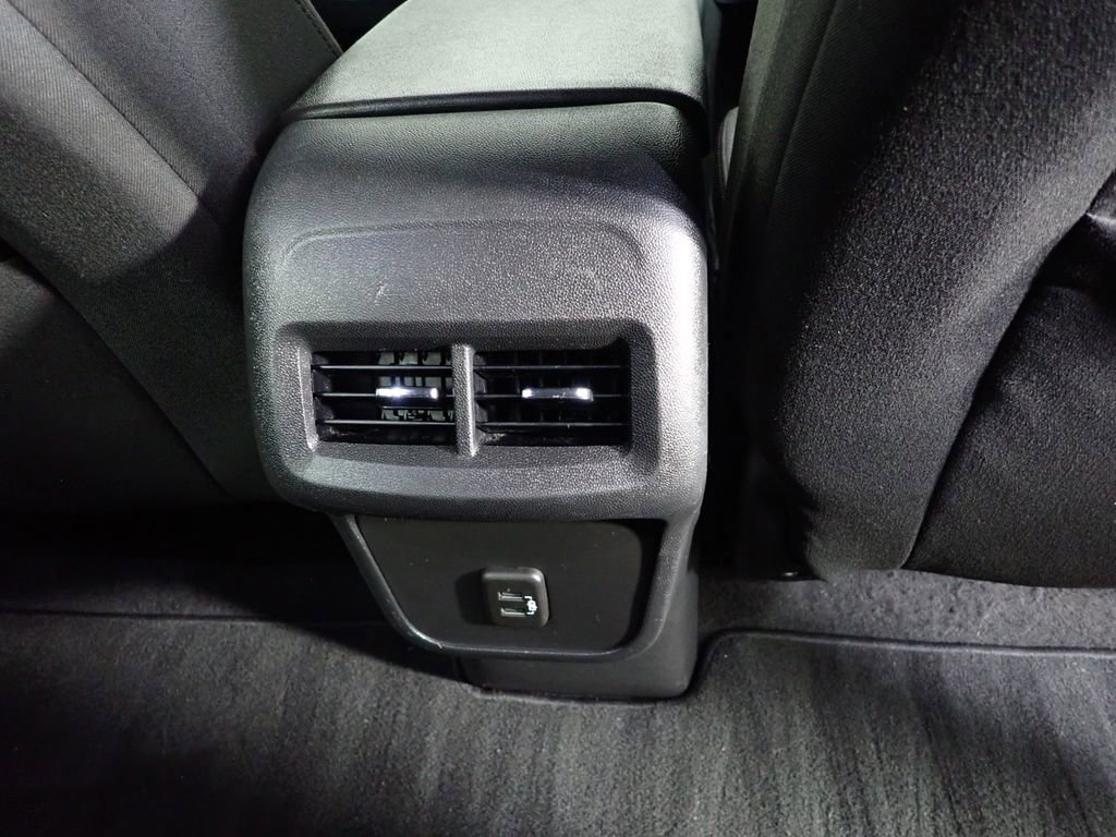 Used 2020 Chevrolet Equinox LT image 37