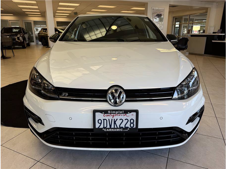 Used 2018 Volkswagen Golf 4-Door AWD/4WD image 2