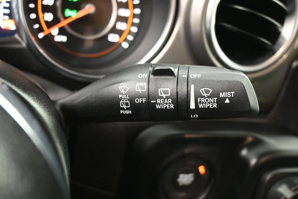 Used 2023 Jeep Wrangler Unlimited Sahara w/ Cold Weather Group AWD/4WD image 17
