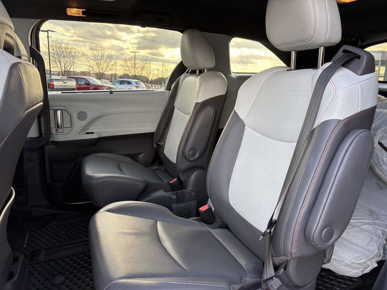 Used 2021 Toyota Sienna XSE image 18