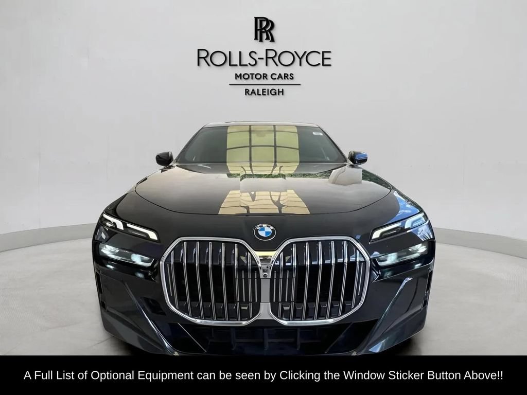 Used 2023 BMW 740i w/ Parking Assistance Package RWD image 2