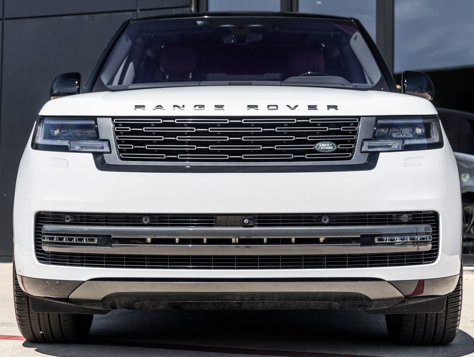 Used 2023 Land Rover Range Rover SE image 4