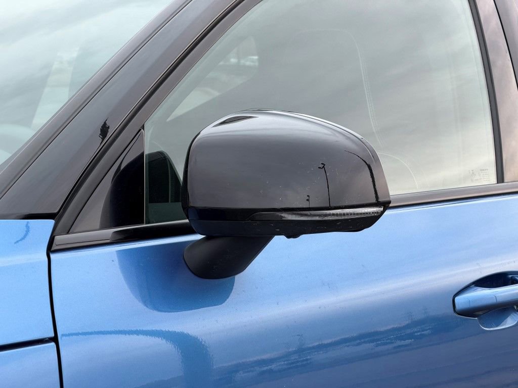 Used 2020 Volvo XC40 T5 R-Design w/ Protection Package Premier image 8