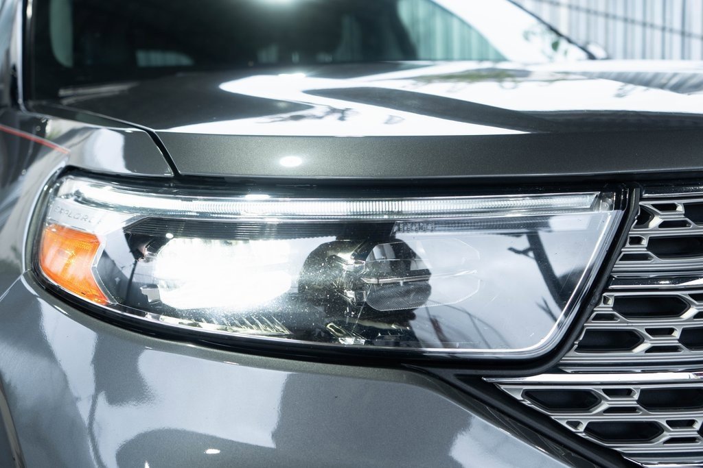 Used 2023 Ford Explorer Limited image 9