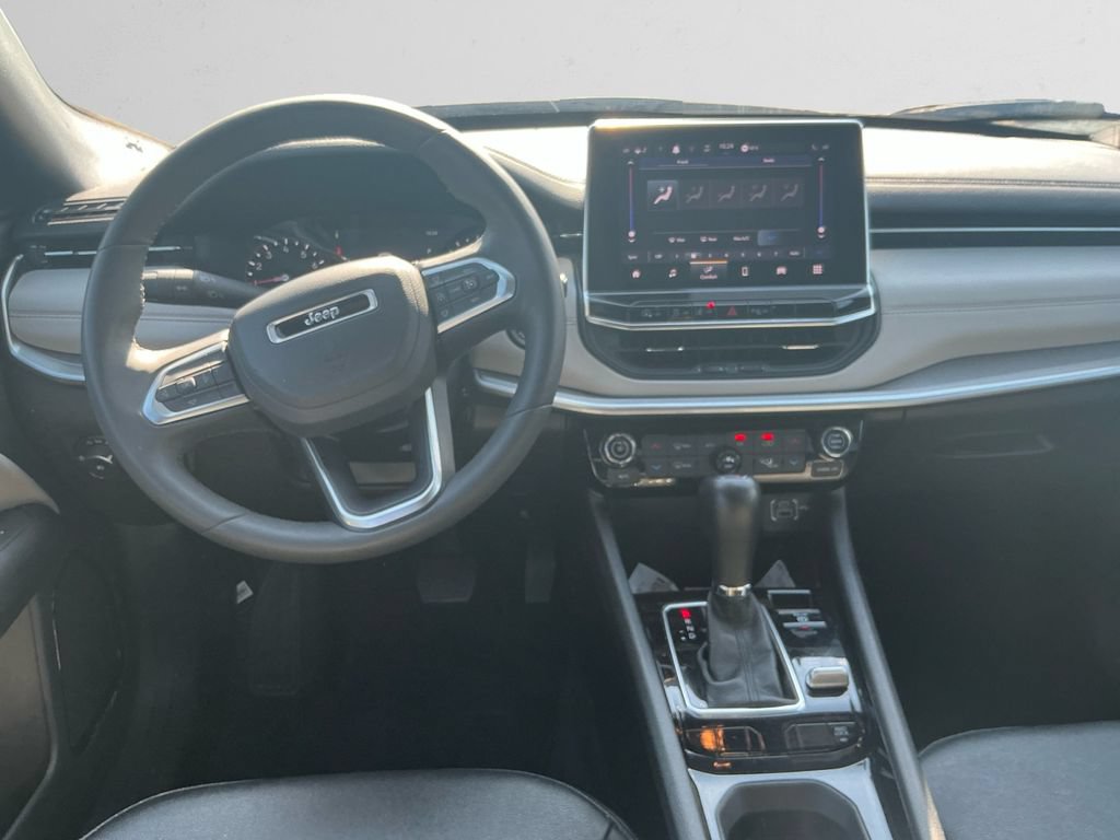 Used 2025 Jeep Compass Limited AWD/4WD image 10