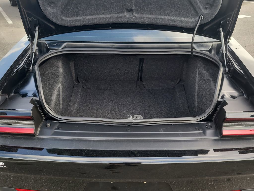 Used 2022 Dodge Challenger R/T w/ Blacktop Package image 7