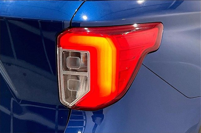 Used 2020 Ford Explorer XLT w/ Equipment Group 202A image 23